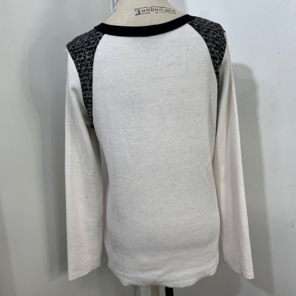 'Hem & Thread' Distressed Cotton White & Black Top - Picture 5 of 10